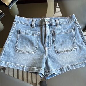 NWOT DAZE Siren Patch Pocket Denim Blue Women's Shorts - size 29 - $85 MSRP